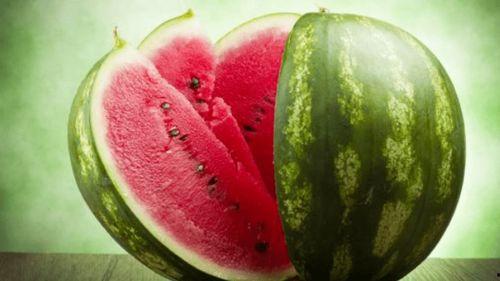 威海吃瓜网红事件,网络舆论的风暴与反思  第1张